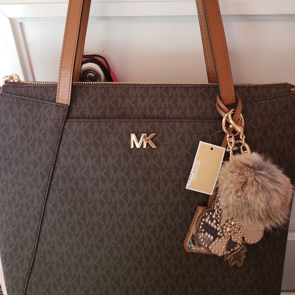 Michael Kors - Picture 4 of 6